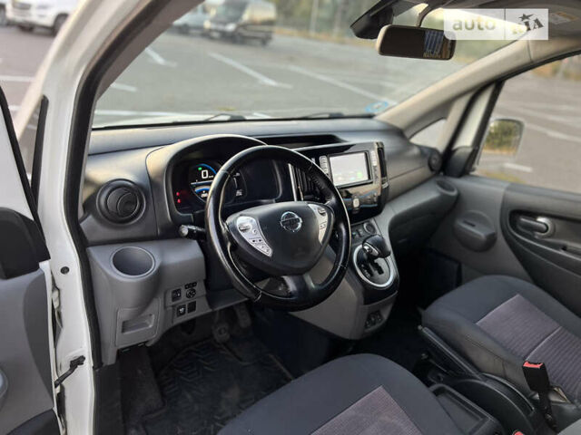 Білий Ніссан e-NV200, об'ємом двигуна 0 л та пробігом 82 тис. км за 16900 $, фото 15 на Automoto.ua