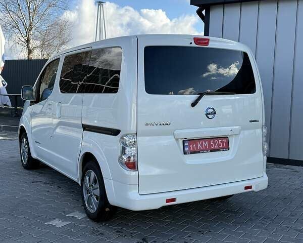 Білий Ніссан e-NV200, об'ємом двигуна 0 л та пробігом 161 тис. км за 9000 $, фото 9 на Automoto.ua