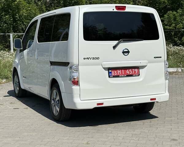 Белый Ниссан e-NV200, объемом двигателя 0 л и пробегом 161 тыс. км за 9400 $, фото 8 на Automoto.ua