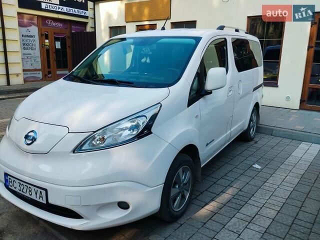 Белый Ниссан e-NV200, объемом двигателя 0 л и пробегом 115 тыс. км за 13500 $, фото 3 на Automoto.ua