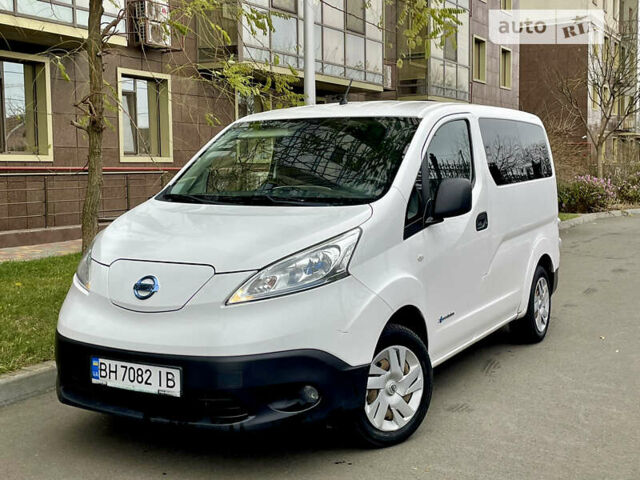 Белый Ниссан e-NV200, объемом двигателя 0 л и пробегом 85 тыс. км за 15600 $, фото 14 на Automoto.ua