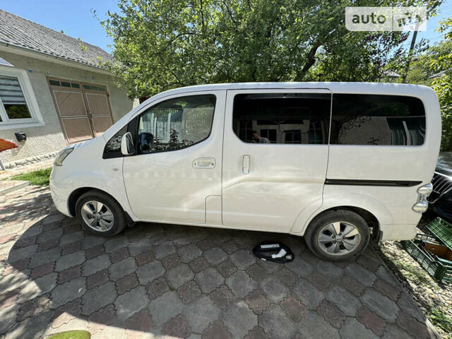 Білий Ніссан e-NV200, об'ємом двигуна 0 л та пробігом 138 тис. км за 12400 $, фото 7 на Automoto.ua