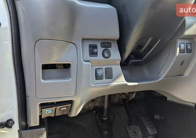 Белый Ниссан e-NV200, объемом двигателя 0 л и пробегом 169 тыс. км за 11000 $, фото 11 на Automoto.ua