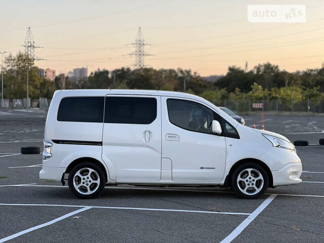Білий Ніссан e-NV200, об'ємом двигуна 0 л та пробігом 82 тис. км за 16900 $, фото 7 на Automoto.ua