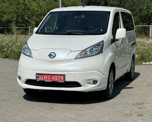 Белый Ниссан e-NV200, объемом двигателя 0 л и пробегом 161 тыс. км за 9400 $, фото 4 на Automoto.ua