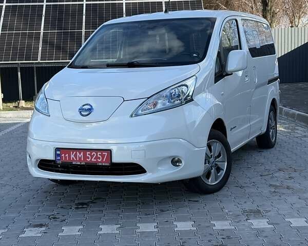 Білий Ніссан e-NV200, об'ємом двигуна 0 л та пробігом 161 тис. км за 9000 $, фото 5 на Automoto.ua