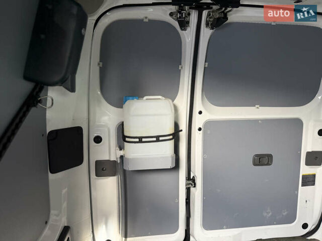 Білий Ніссан e-NV200, об'ємом двигуна 0 л та пробігом 40 тис. км за 10900 $, фото 16 на Automoto.ua