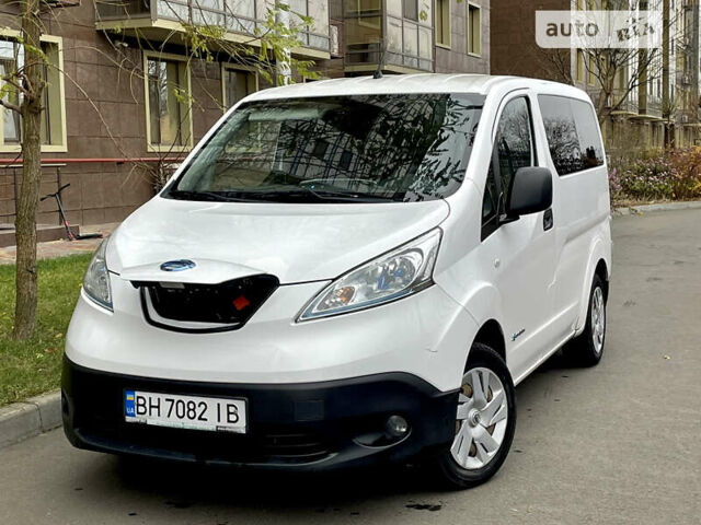 Белый Ниссан e-NV200, объемом двигателя 0 л и пробегом 85 тыс. км за 15600 $, фото 6 на Automoto.ua