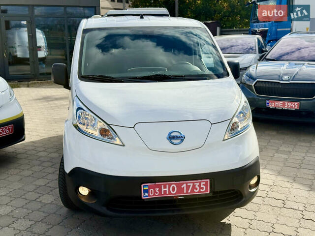 Белый Ниссан e-NV200, объемом двигателя 0 л и пробегом 27 тыс. км за 9800 $, фото 26 на Automoto.ua