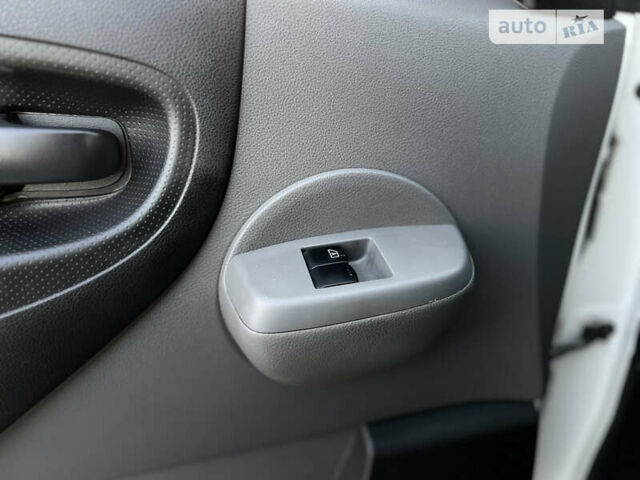 Білий Ніссан e-NV200, об'ємом двигуна 0 л та пробігом 82 тис. км за 16900 $, фото 23 на Automoto.ua