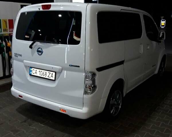 Білий Ніссан e-NV200, об'ємом двигуна 0 л та пробігом 156 тис. км за 21500 $, фото 3 на Automoto.ua