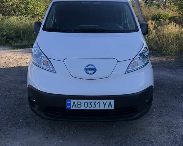 Белый Ниссан e-NV200, объемом двигателя 0 л и пробегом 65 тыс. км за 10400 $, фото 8 на Automoto.ua