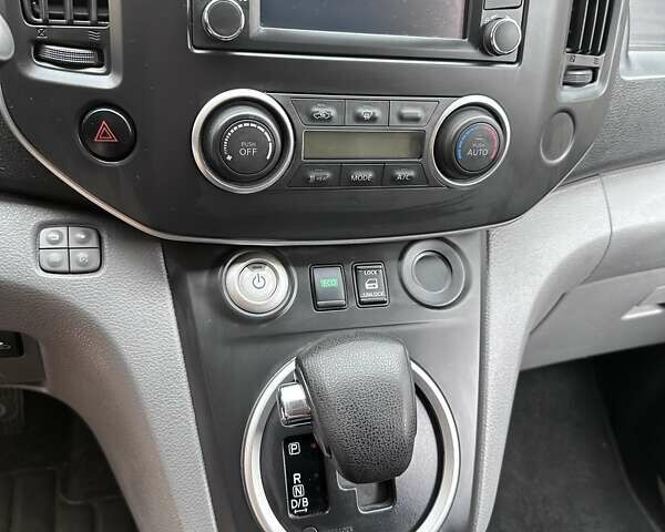 Білий Ніссан e-NV200, об'ємом двигуна 0 л та пробігом 29 тис. км за 10799 $, фото 48 на Automoto.ua