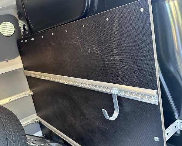 Білий Ніссан e-NV200, об'ємом двигуна 0 л та пробігом 29 тис. км за 10799 $, фото 17 на Automoto.ua