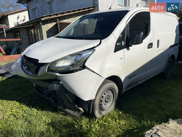 Белый Ниссан e-NV200, объемом двигателя 0 л и пробегом 107 тыс. км за 6000 $, фото 4 на Automoto.ua