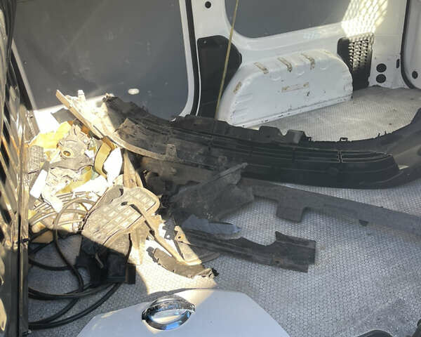 Белый Ниссан e-NV200, объемом двигателя 0 л и пробегом 107 тыс. км за 6000 $, фото 6 на Automoto.ua