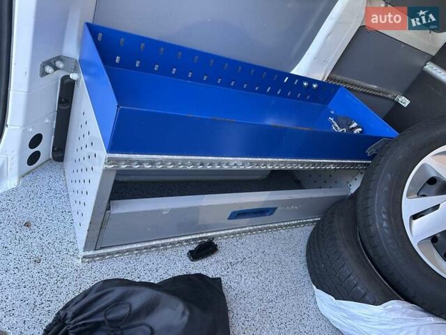 Білий Ніссан e-NV200, об'ємом двигуна 0 л та пробігом 29 тис. км за 10799 $, фото 21 на Automoto.ua