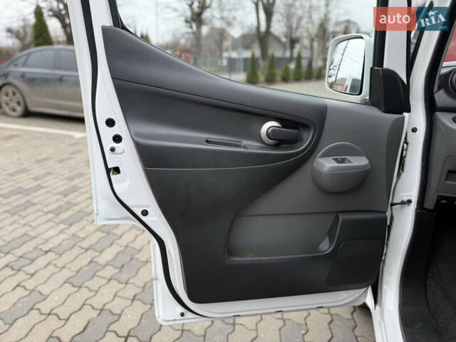 Белый Ниссан e-NV200, объемом двигателя 0 л и пробегом 88 тыс. км за 12350 $, фото 12 на Automoto.ua