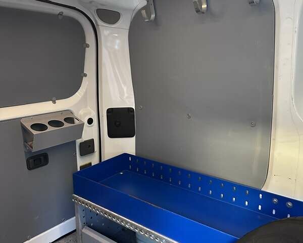 Білий Ніссан e-NV200, об'ємом двигуна 0 л та пробігом 29 тис. км за 10799 $, фото 11 на Automoto.ua