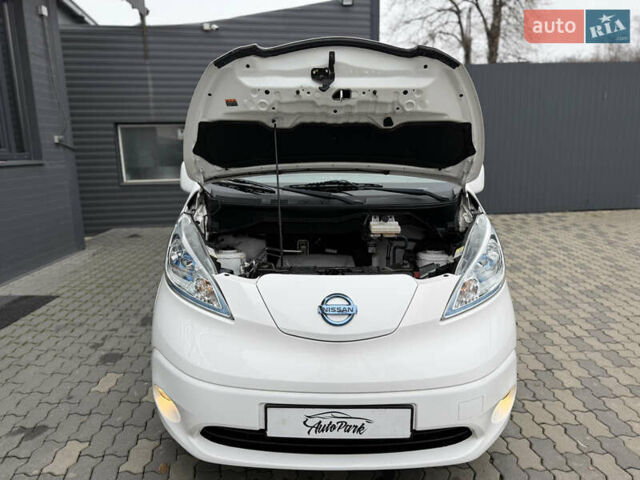 Белый Ниссан e-NV200, объемом двигателя 0 л и пробегом 88 тыс. км за 12350 $, фото 25 на Automoto.ua