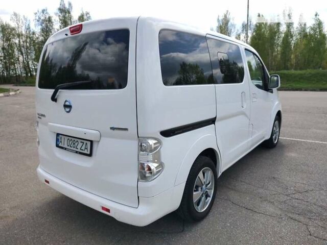 Белый Ниссан e-NV200, объемом двигателя 0 л и пробегом 139 тыс. км за 16900 $, фото 4 на Automoto.ua