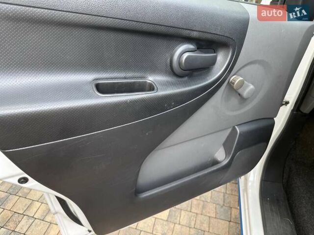 Білий Ніссан e-NV200, об'ємом двигуна 0 л та пробігом 29 тис. км за 10799 $, фото 43 на Automoto.ua