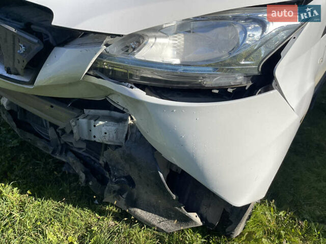 Белый Ниссан e-NV200, объемом двигателя 0 л и пробегом 107 тыс. км за 6000 $, фото 3 на Automoto.ua