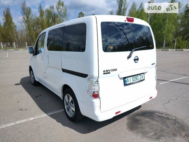 Белый Ниссан e-NV200, объемом двигателя 0 л и пробегом 139 тыс. км за 16900 $, фото 9 на Automoto.ua