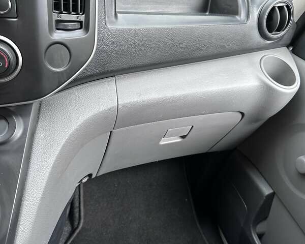 Білий Ніссан e-NV200, об'ємом двигуна 0 л та пробігом 29 тис. км за 10799 $, фото 33 на Automoto.ua