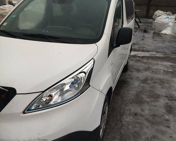Білий Ніссан e-NV200, об'ємом двигуна 0 л та пробігом 96 тис. км за 9300 $, фото 1 на Automoto.ua