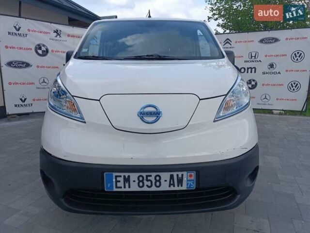 Белый Ниссан e-NV200, объемом двигателя 0 л и пробегом 70 тыс. км за 9800 $, фото 9 на Automoto.ua
