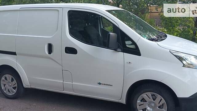 Білий Ніссан e-NV200, об'ємом двигуна 0 л та пробігом 67 тис. км за 14000 $, фото 9 на Automoto.ua