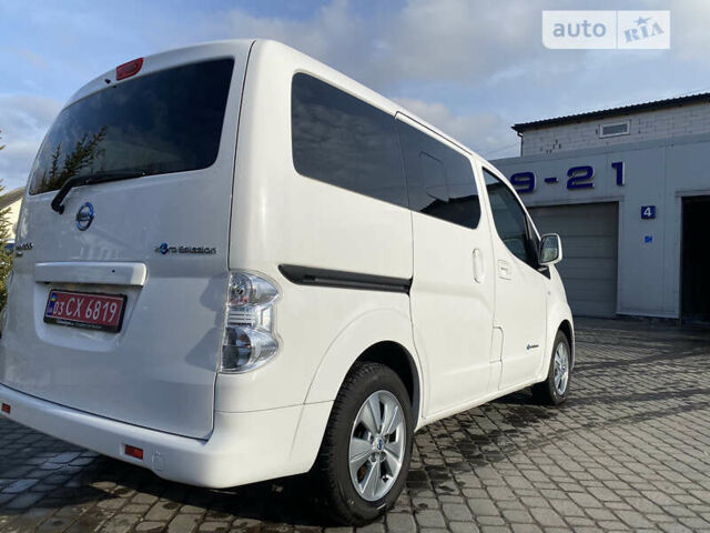 Белый Ниссан e-NV200, объемом двигателя 0 л и пробегом 59 тыс. км за 20400 $, фото 14 на Automoto.ua