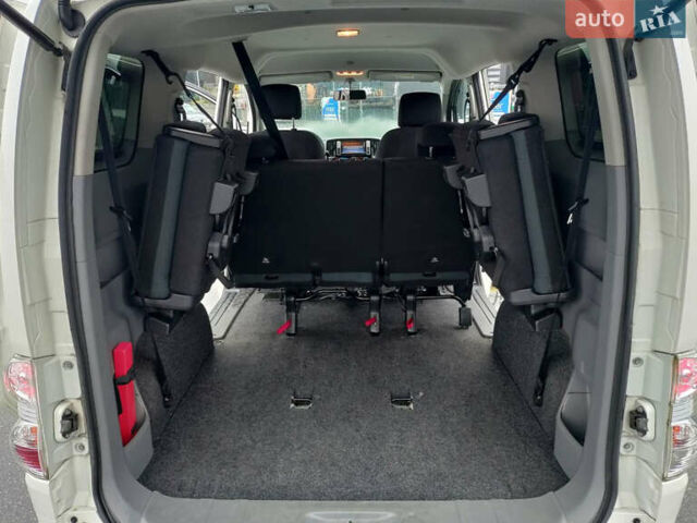 Белый Ниссан e-NV200, объемом двигателя 0 л и пробегом 132 тыс. км за 13200 $, фото 16 на Automoto.ua