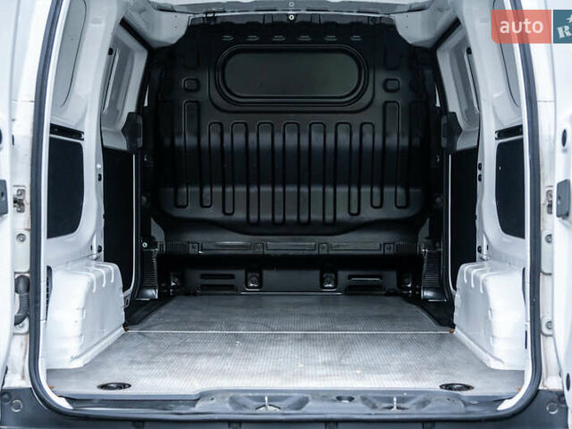 Білий Ніссан e-NV200, об'ємом двигуна 0 л та пробігом 82 тис. км за 13400 $, фото 12 на Automoto.ua