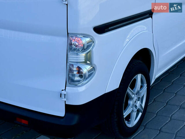 Білий Ніссан e-NV200, об'ємом двигуна 0 л та пробігом 52 тис. км за 14600 $, фото 7 на Automoto.ua