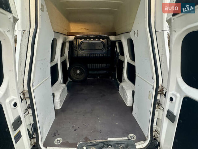 Белый Ниссан e-NV200, объемом двигателя 0 л и пробегом 20 тыс. км за 13900 $, фото 10 на Automoto.ua