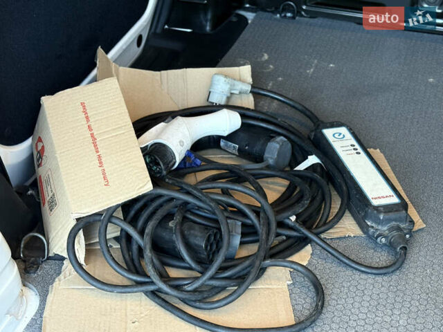 Білий Ніссан e-NV200, об'ємом двигуна 0 л та пробігом 52 тис. км за 14600 $, фото 14 на Automoto.ua