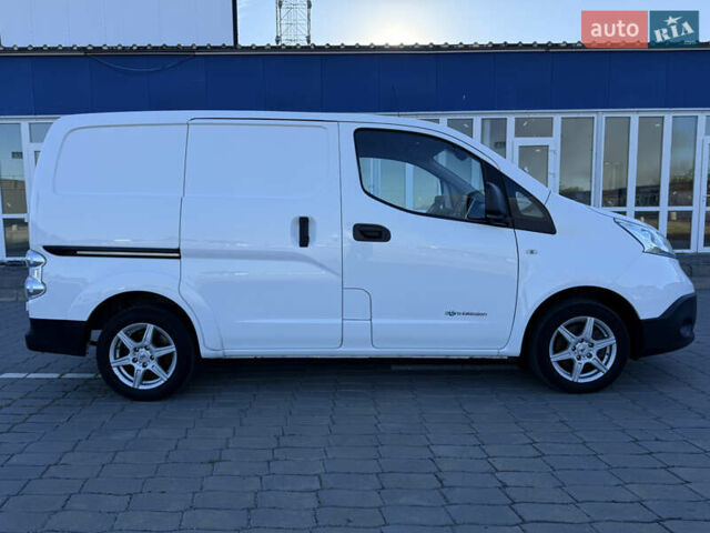 Білий Ніссан e-NV200, об'ємом двигуна 0 л та пробігом 52 тис. км за 14600 $, фото 9 на Automoto.ua