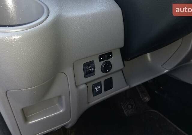 Белый Ниссан e-NV200, объемом двигателя 0 л и пробегом 58 тыс. км за 13100 $, фото 9 на Automoto.ua