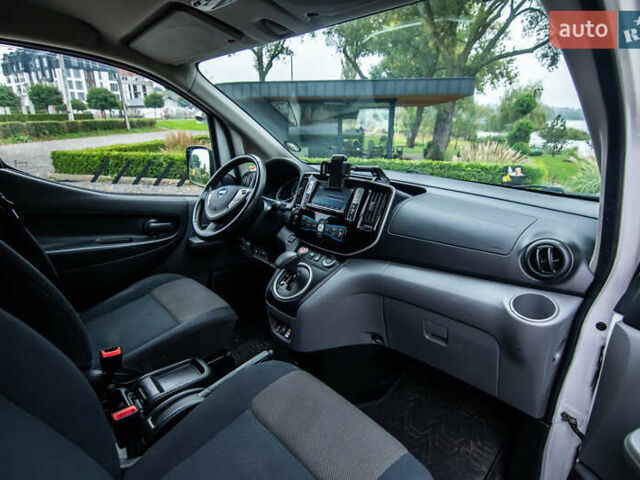Білий Ніссан e-NV200, об'ємом двигуна 0 л та пробігом 82 тис. км за 13400 $, фото 19 на Automoto.ua
