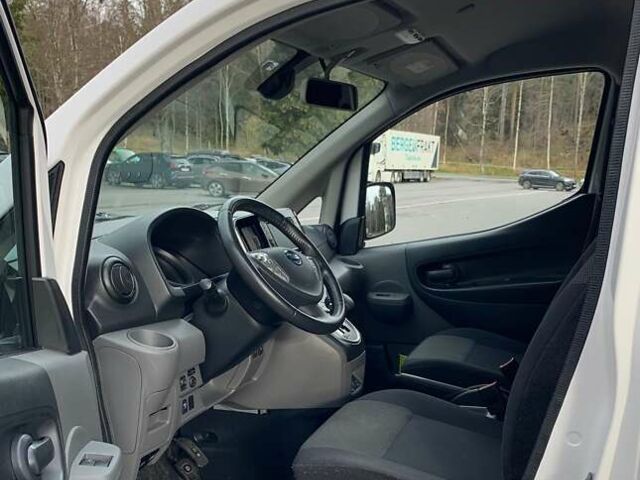 Білий Ніссан e-NV200, об'ємом двигуна 0 л та пробігом 82 тис. км за 13400 $, фото 18 на Automoto.ua