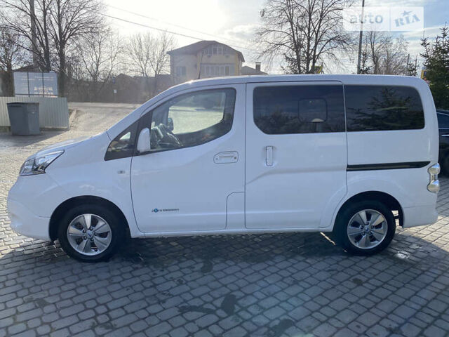 Белый Ниссан e-NV200, объемом двигателя 0 л и пробегом 59 тыс. км за 20400 $, фото 8 на Automoto.ua