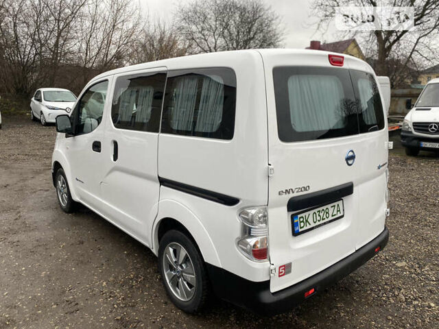 Білий Ніссан e-NV200, об'ємом двигуна 0 л та пробігом 89 тис. км за 15999 $, фото 4 на Automoto.ua