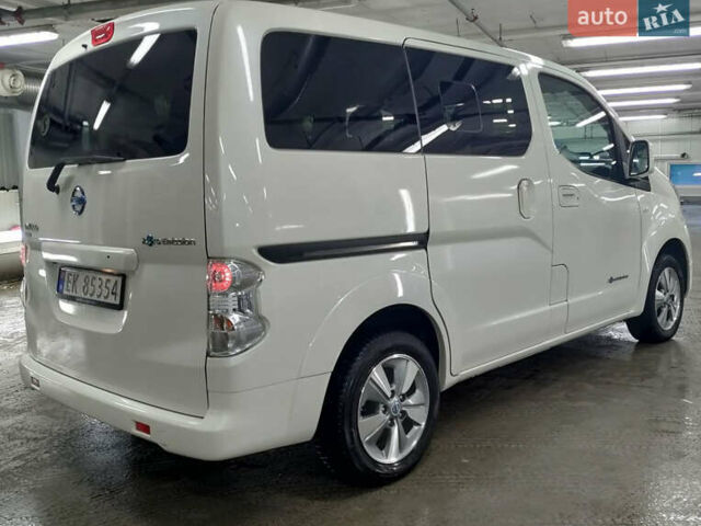 Белый Ниссан e-NV200, объемом двигателя 0 л и пробегом 132 тыс. км за 13200 $, фото 3 на Automoto.ua