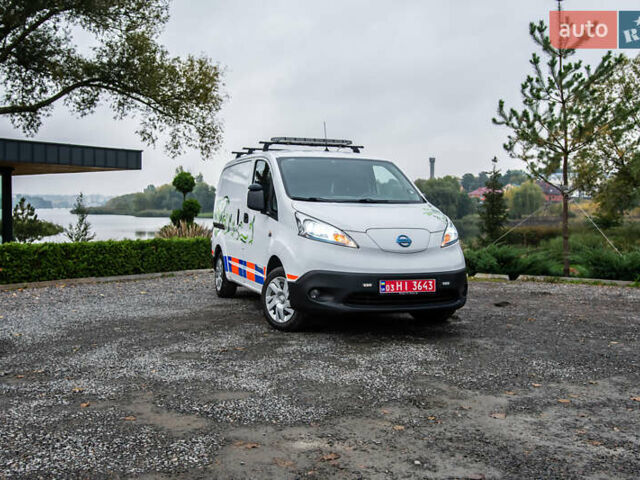 Білий Ніссан e-NV200, об'ємом двигуна 0 л та пробігом 82 тис. км за 13400 $, фото 17 на Automoto.ua