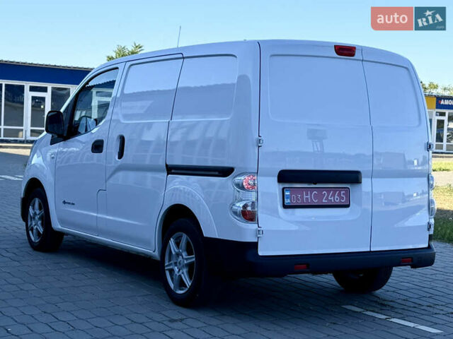 Білий Ніссан e-NV200, об'ємом двигуна 0 л та пробігом 52 тис. км за 14600 $, фото 5 на Automoto.ua