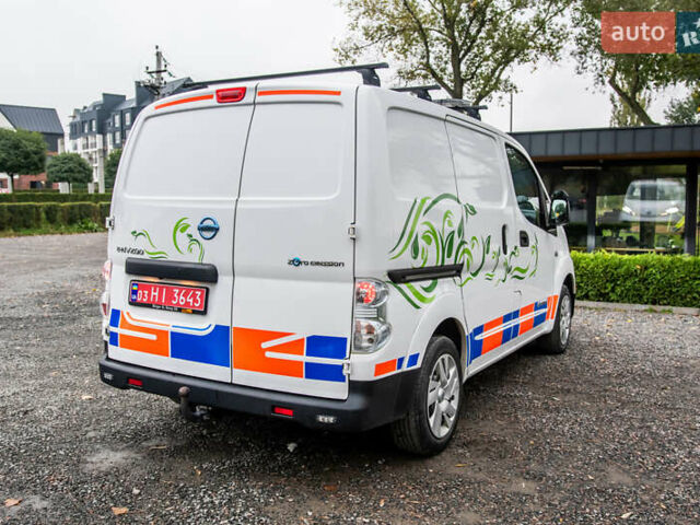 Білий Ніссан e-NV200, об'ємом двигуна 0 л та пробігом 82 тис. км за 13400 $, фото 14 на Automoto.ua