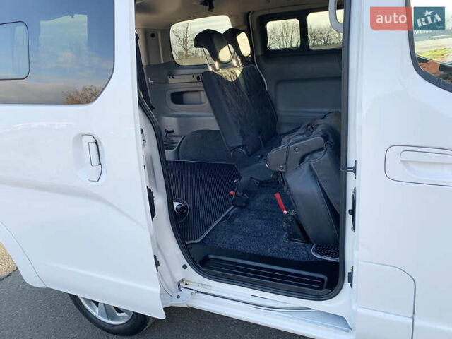 Белый Ниссан e-NV200, объемом двигателя 0 л и пробегом 79 тыс. км за 15500 $, фото 18 на Automoto.ua