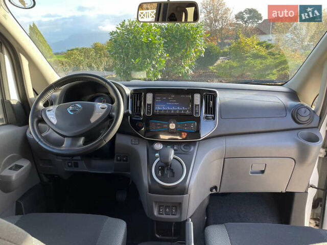 Белый Ниссан e-NV200, объемом двигателя 0 л и пробегом 132 тыс. км за 13200 $, фото 12 на Automoto.ua